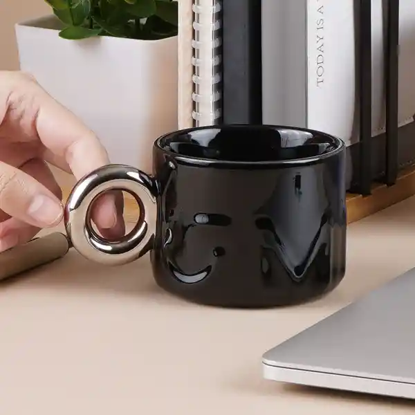 Taza de Cerámica Con Posavasos Serie Silver Grey Miniso