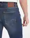 Jean Straight Fit- Azul Clásico Oscuro T 32/32 Chevignon