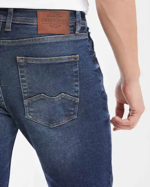 Jean Straight Fit- Azul Clásico Oscuro T 32/32 Chevignon