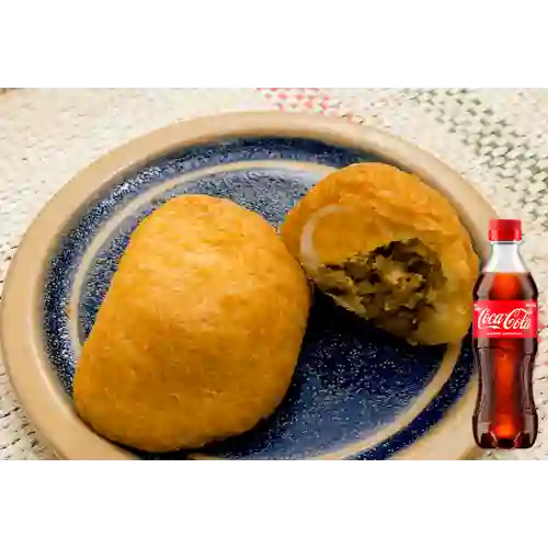 Combo Empanada Yuca + Coca Cola Original 400 ml