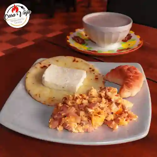 Huevos con Tocineta