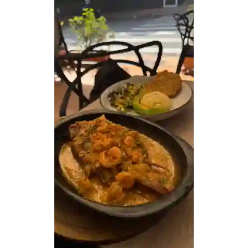 Tilapia en Salsa de Camarones