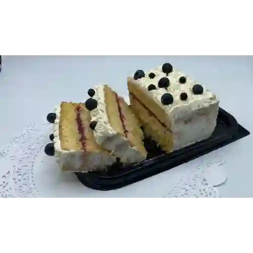 Torta 3 Leches Frutos Rojos 6-8 Porcio
