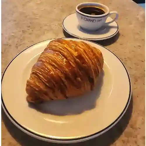 Croissant Mantequilla + Americano