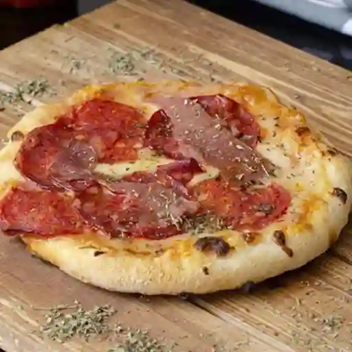 Pizza mediana madrileña