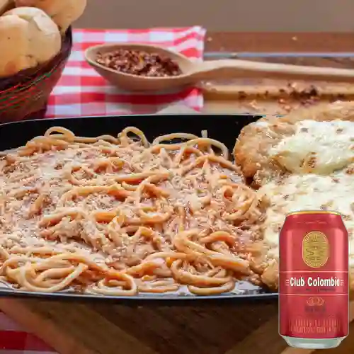 Combo Pollo a la Parmigiana + Club col. Roja Lta 330ml