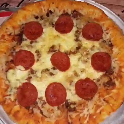 Pizza Familiar Peperonni con Tocineta