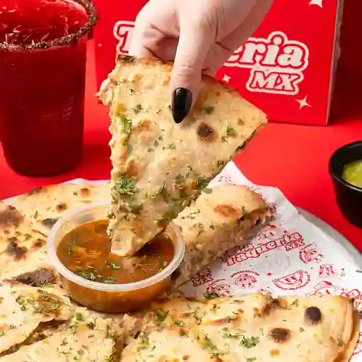 Pizza birria