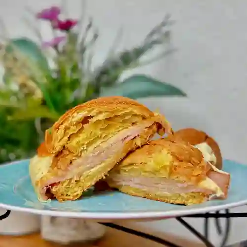Croissant Jamon Queso