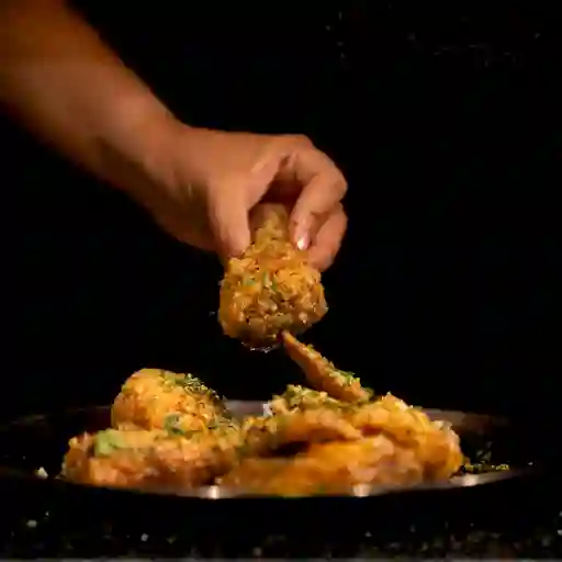 Alitas Ajo Parmesano