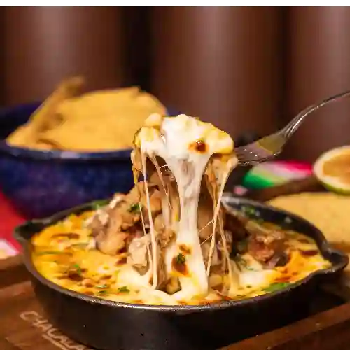 Fundido de Res y Chicharrón