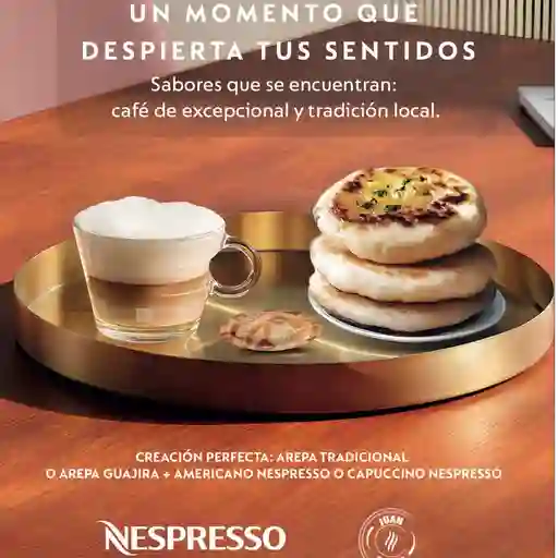 Cappuccino (8oz) + corazón de hojaldre