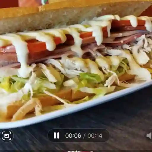 Sandwich super especial pollo