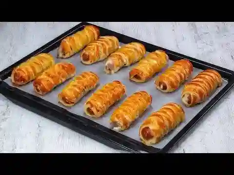 Palito Hojaldrado con Salchicha