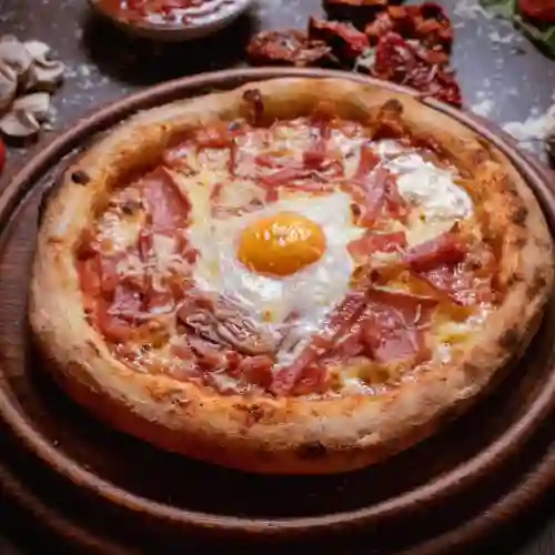 Pizza Nostra + Gaseosa 400 ml