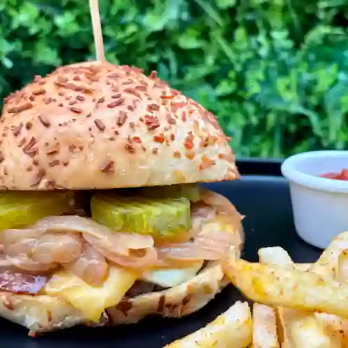 Combo Hamburguesa la Plebe