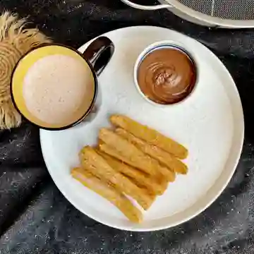 8 Churros Tradicionales con Topping y Toddy