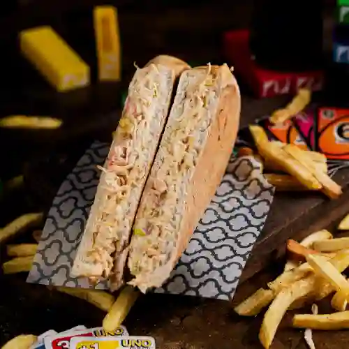 Sándwich Pollo Desmenuzado