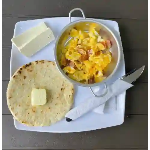 Huevos Jamón, Arepa Blanca y Quesito