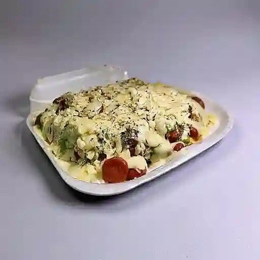 Salchipapa Gratinada + Gaseosa (2x1)