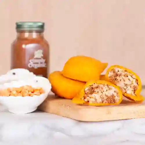 Empanada Tradicional de Arroz con Carne