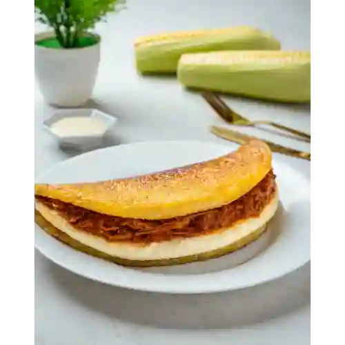 Cachapa Grande con Carne Desmechada