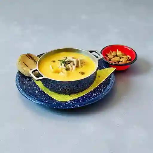 Sopa de Ajiaco con Arepa