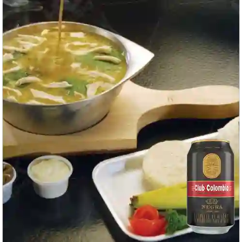 Combo Medio Ajiaco + Club Colombia Negra 355 ml