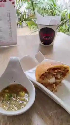 Empanada de Yuca Mixta