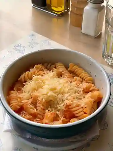 Fusilli con Salsa Italiana