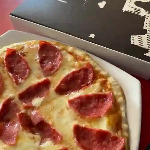 Pizza Salami Familiar