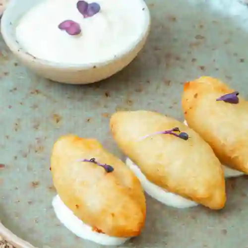 Carimañolas de Cerdo & Jengibre