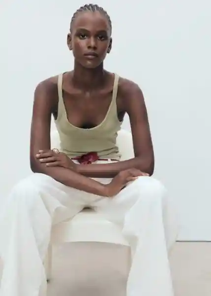 Top Chloe Khaki Talla M Mujer Mango