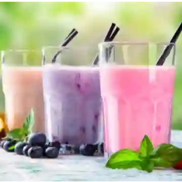Jugos Naturales en Leche
