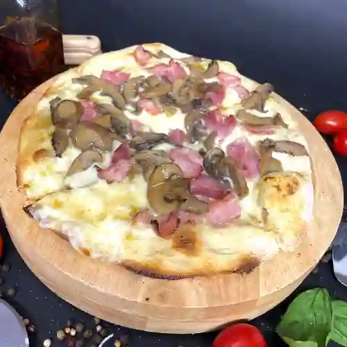 Pizza carbonara