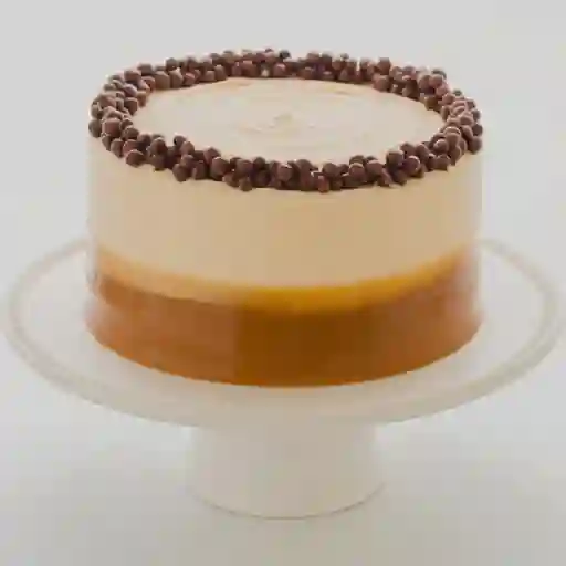 Torta De Arequipe Y Avellanas