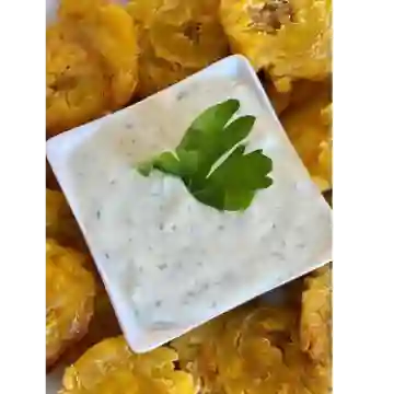 Monedas de Platano con Queso y Salsa