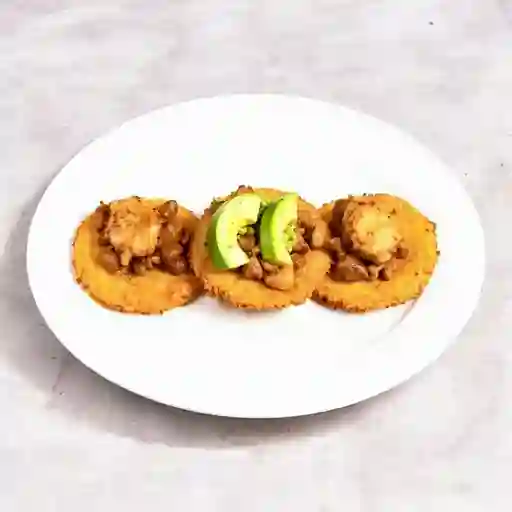 Patacones Fritos con Proteína