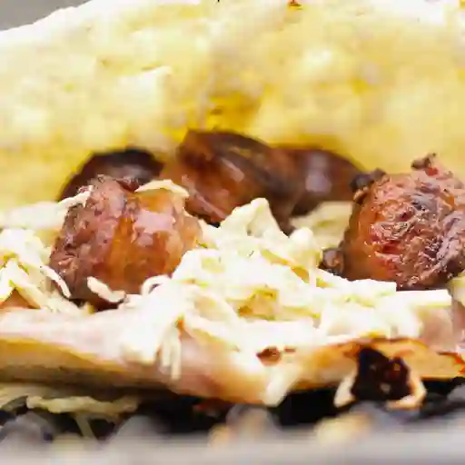 Arepa Asada de Pollo y Chorizo