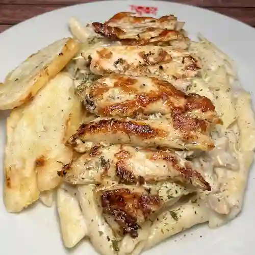 Pollo con Pasta Alfredo