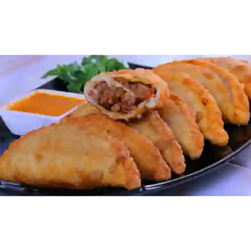 Empanada de Trigo de Carne y Queso