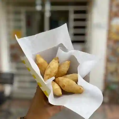 Carimañola de Queso Costeño X6