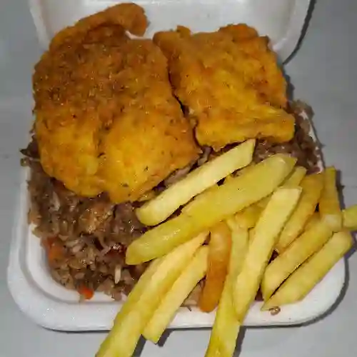 Combo Arroz Personal con Chuleta y Papas a la Francesa