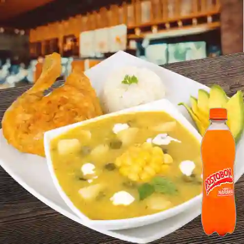 Combo Ajiaco con Pollo + Postobón Naranja 350 ml