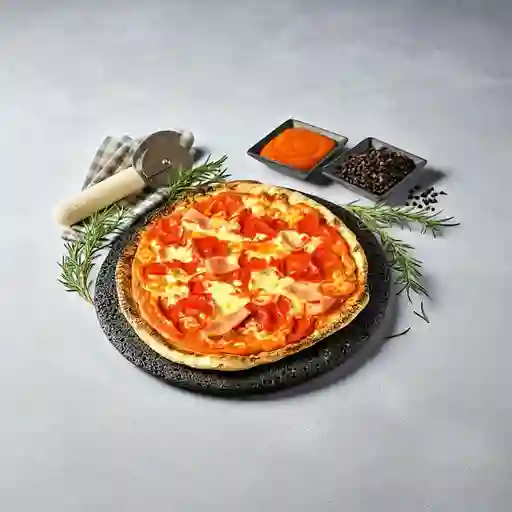 Pizza Chorizo, Pepperoni y Jamón Mediana