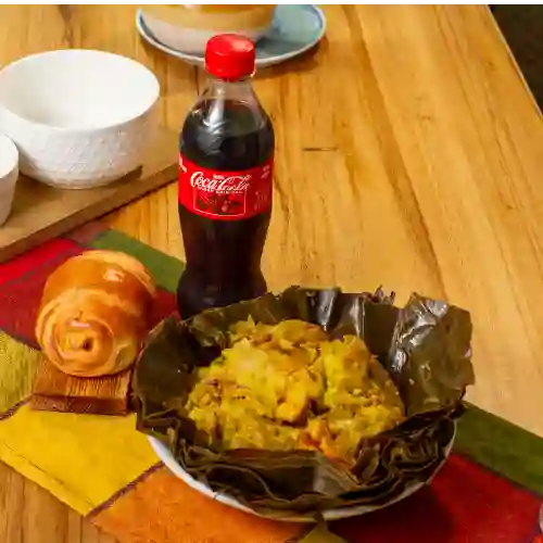 Tamal Típico Tolimense, Coca-cola y Pan.