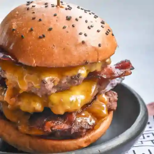 Burger Triple Bacon