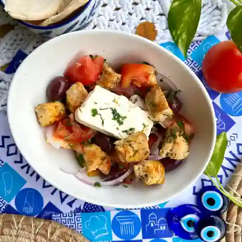 Ensalada Griega con Pollo