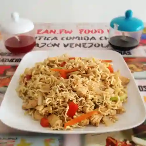 Tallarines con Pollo