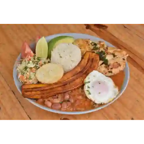 Bandeja Montañera con Pollo